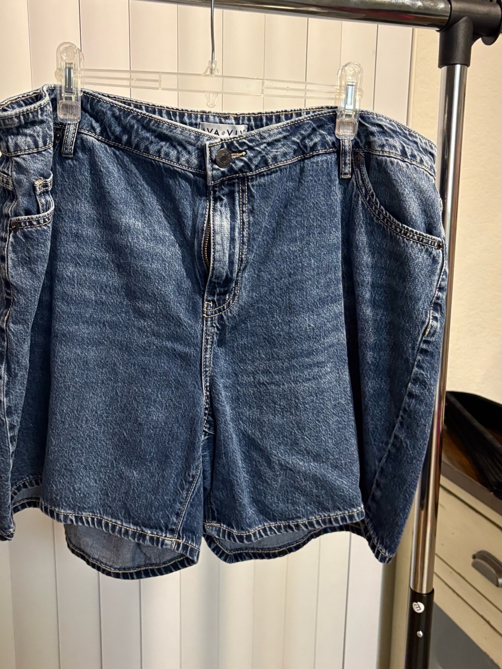 Ava & Viv Indigo Relaxed Fit womens Jeans